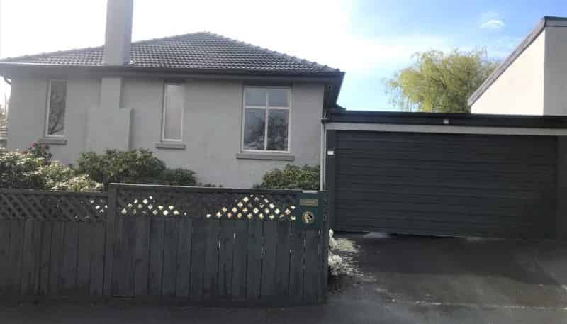 R2/423 Queens Drive, Windsor