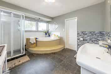 123 Wattle Farm Road, Wattle Downs