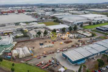 10,000sqm of Yard + Workshop and Office