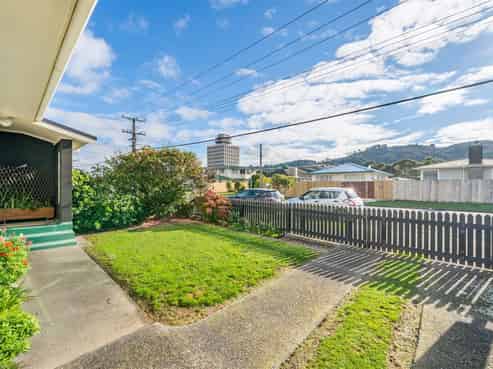 228a Taita Drive, Avalon