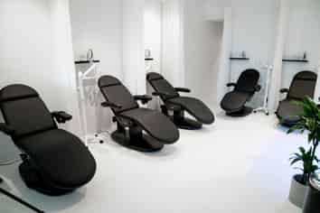 PRIME POSITION - HURSTMERE RETAIL