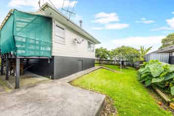 42 Israel Avenue, Clover Park