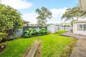 42 Israel Avenue, Clover Park