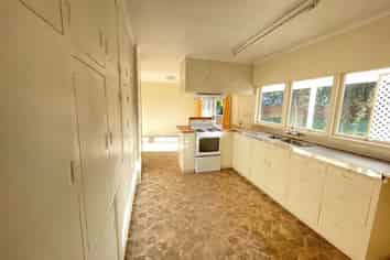 16 Simkin Avenue, Saint Johns