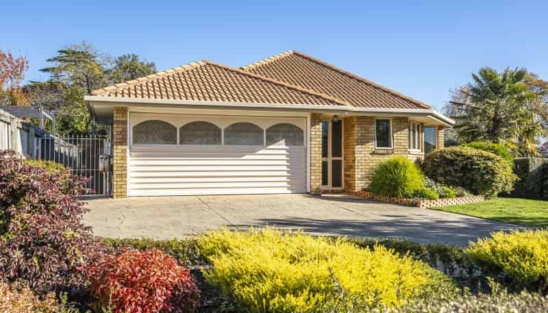 15 Arbor-Lea Avenue, 