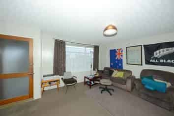 2/17 Takaro Avenue, Sockburn