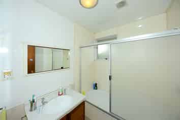 2/17 Takaro Avenue, Sockburn