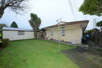 2/17 Takaro Avenue, Sockburn