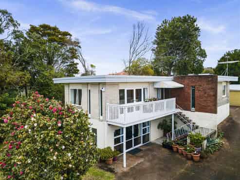 76 Glenmore Road, Sunnyhills