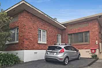 2/221 Mount Smart Road, Onehunga