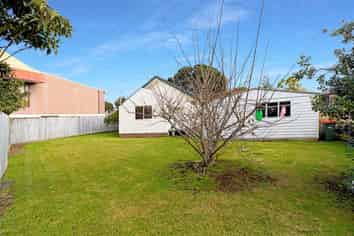 1 Waters Place, New Lynn