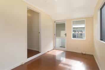 1 Waters Place, New Lynn