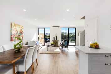 80 Arran Point Parade, Orewa