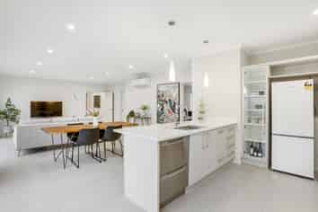 6 Andalusian Way, Karaka