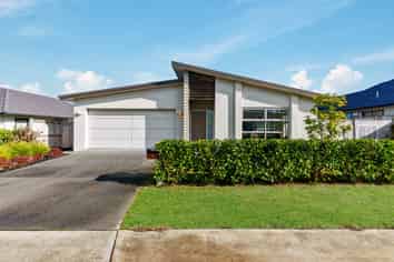 6 Andalusian Way, Karaka