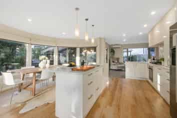 2/43 Grampian Road, Saint Heliers