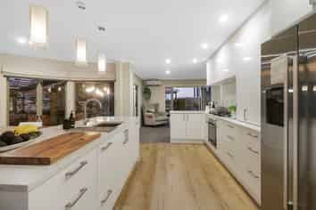 2/43 Grampian Road, Saint Heliers