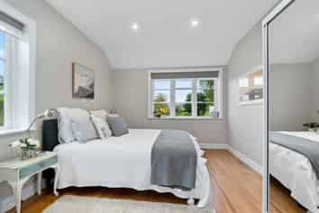 13 Wavell Street, Karori