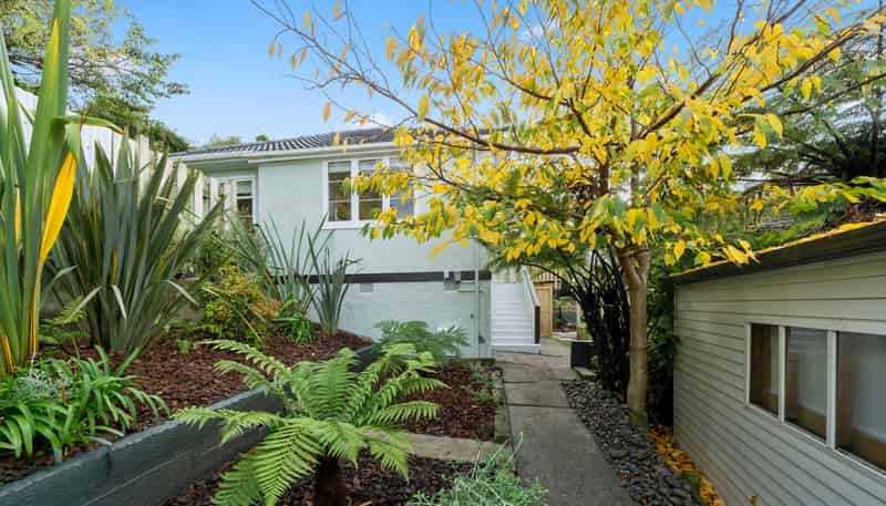 13 Wavell Street, Karori