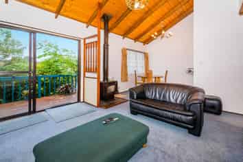 8 Branston Avenue, Browns Bay