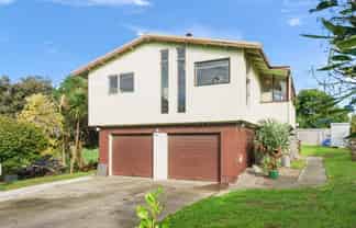 9 Yates Street, Otaki Beach