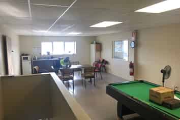 HIGH QUALITY WAREHOUSE, OFFICE, SHOWROOM