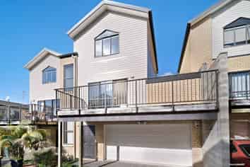 27/172 McLeod Road, Te Atatu South