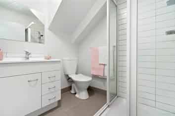 27/172 McLeod Road, Te Atatu South