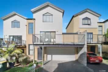 27/172 McLeod Road, Te Atatu South