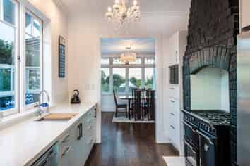 10 Beacholm Road, Takapuna