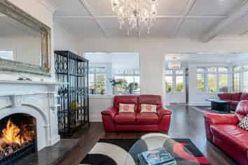 10 Beacholm Road, Takapuna