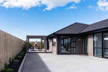  Anne Burton Drive , Warkworth