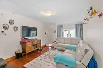 457 Stokes Valley Road, Stokes Valley