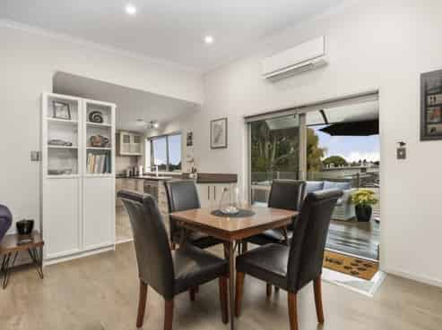 2B/14a Clevedon Road, Papakura