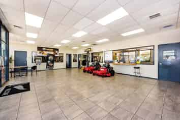 2,357M² AIRPORT OAKS INDUSTRIAL WITH LARGE YARD