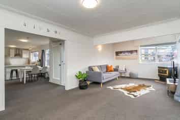 72 Centennial Avenue, Helensburgh