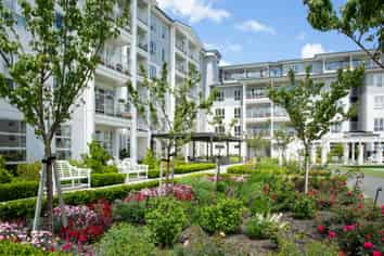 9505/ Greenwich Way, Unsworth Heights