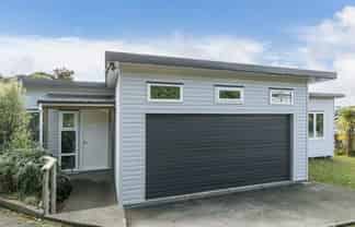 23 Padnell Crescent, Paparangi