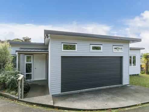 23 Padnell Crescent, Paparangi