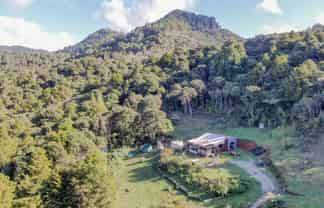 684  Honeymoon Valley Rd, Peria