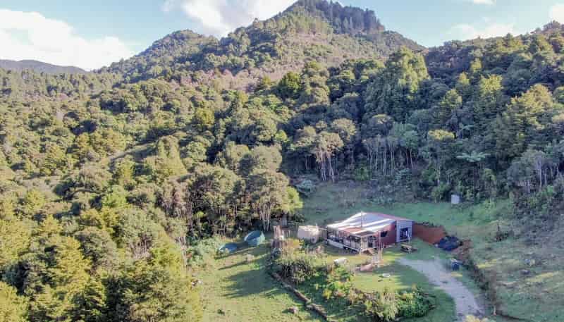 684  Honeymoon Valley Rd, Peria
