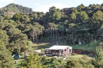 684  Honeymoon Valley Rd, Peria