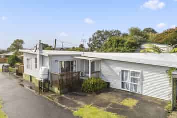 1/151 Great South Road, Drury