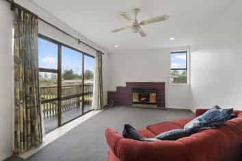 1/151 Great South Road, Drury