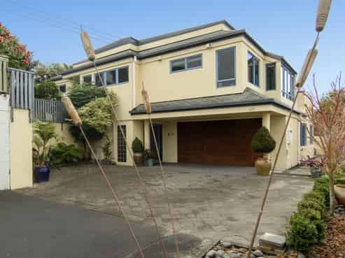 45 Harvey Street, Avenues