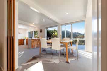 14 Tainui Road, Titirangi