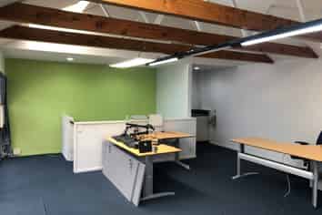 Tidy fringe CBD office