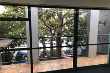 Tidy fringe CBD office