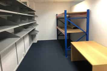 Tidy fringe CBD office