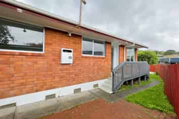 2/82 Moore Street, Hillcrest